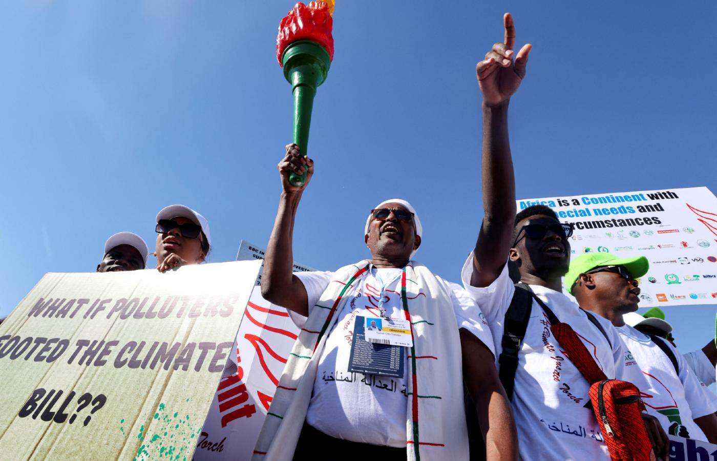 Protest grupy The COP27 Coalition podczas szczytu w Szarm el-Szejk, 12 listopada 2022 r.