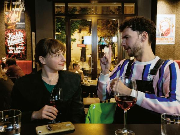 Eszter Tompa (Orsolya) i Adonis Tanța (Fred)