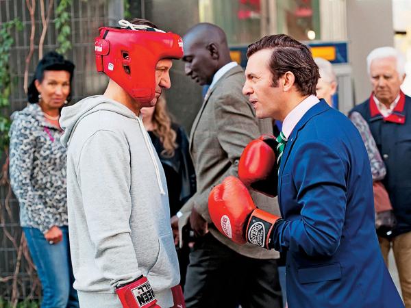 Robert Więckiewicz (jako Edward) i Piotr Głowacki (w roli biznesmena)