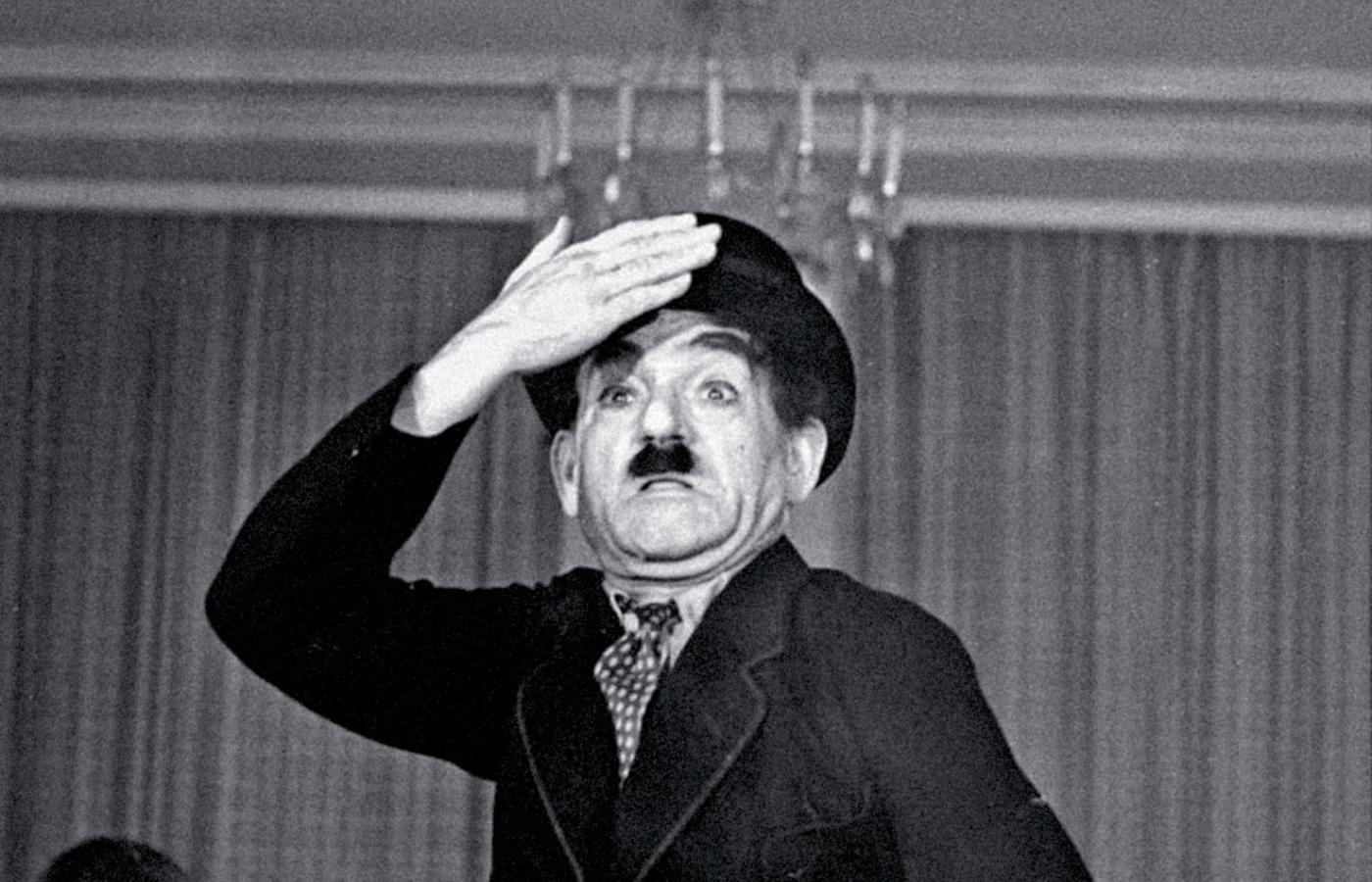 Ludwik Sempoliński parodiujący Hitlera, 1939 r.