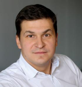 Robert Krasowski, konserwatywny publicysta i wydawca, absolwent filozofii UW.