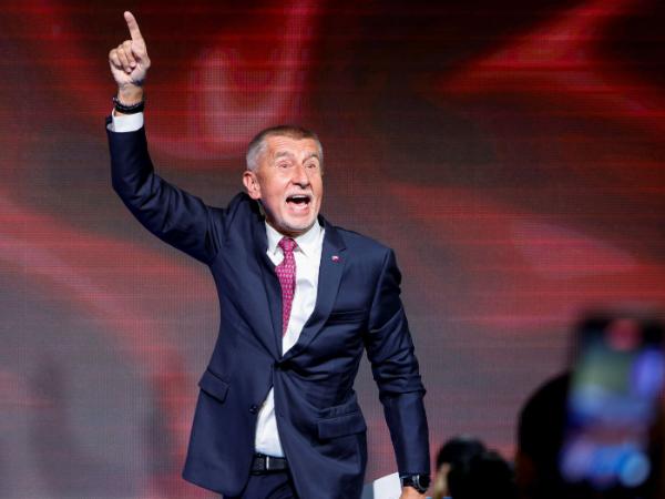 Lider partii ANO Andrej Babisz po ogłoszeniu wstępnych wyników wyborów parlamentarnych w Pradze, Czechy, 4 października 2025 r.