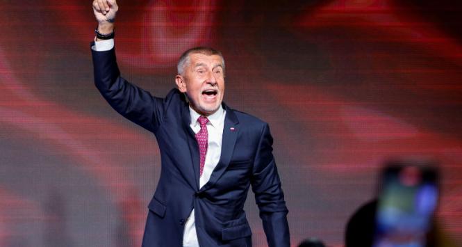 Lider partii ANO Andrej Babisz po ogłoszeniu wstępnych wyników wyborów parlamentarnych w Pradze, Czechy, 4 października 2025 r.