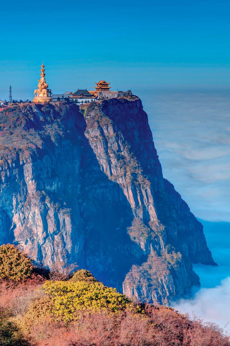 Góra Emei w ­prowincji Syczuan to jedna z czterech świętych gór chińskich buddystów.