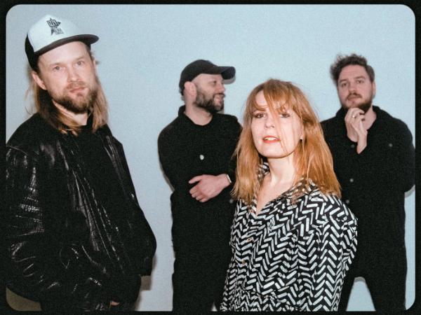 Izzy and the Black Trees