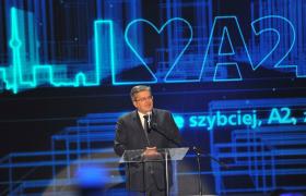 „Ta autostrada łączy Polskę z systemem autostrad w Europie. Jesteśmy bliżej realizacji polskich marzeń, jesteśmy bliżej Europy” – mówił prezydent Komorowski.