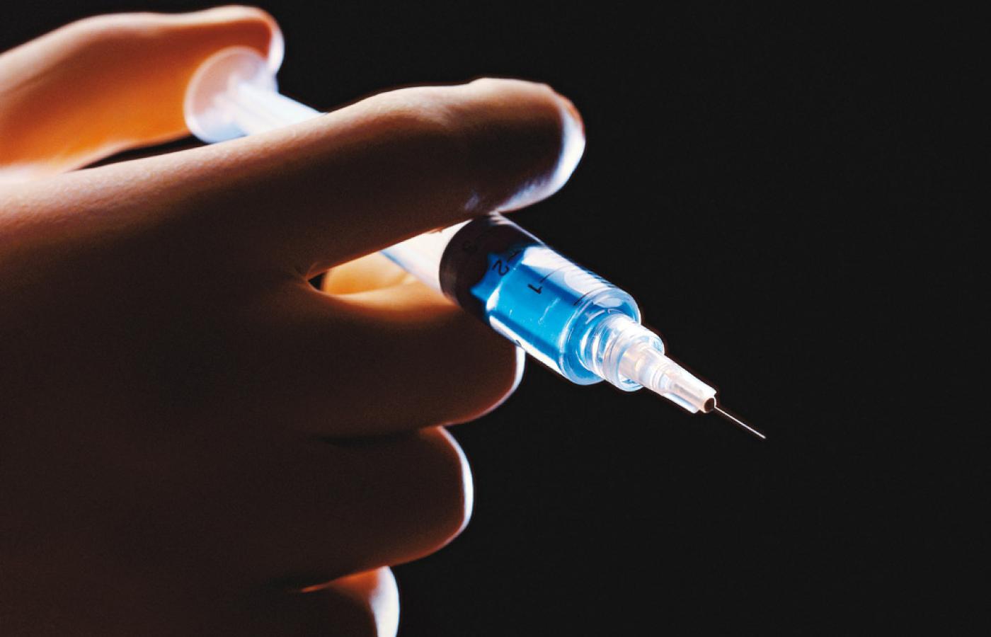 W globalnej sieci bardzo aktywne są ruchy antyszczepionkowe nakręcające histerię wokół szczepień.