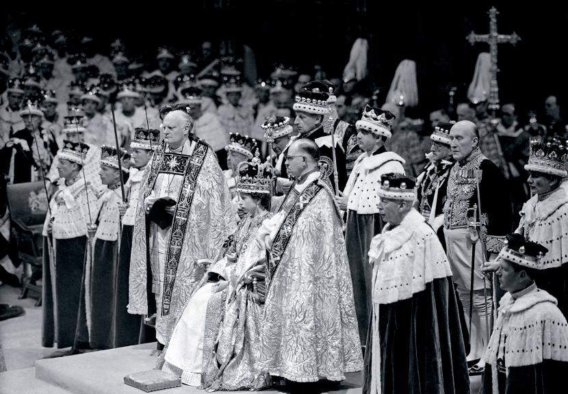 Koronacja Elżbiety w 1952 r. była balsamem na zranioną dumę upadającego po wojnie imperium.