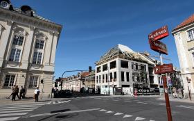 Maciej Marcinkowski, właściciel odzyskanej działki tuż obok kolumny Zygmunta, stawia na niej biurowiec Business with Heritage.