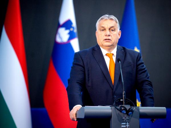 Viktor Orbán usiłował przekonywać, że nie występował w Moskwie w imieniu unijnej prezydencji. Ta istotnie nie obejmuje spraw zagranicznych, ale jej oczywiste rozgrywanie przez Węgra, szczególnie w Moskwie, odświeżyło – zwłaszcza wśród europosłów – pomysły „odebrania” Budapesztowi półrocznej prezydencji.