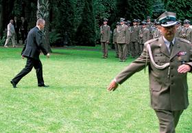 Minister Tomasz Siemoniak podczas obchodów Święta Wojska Polskiego.