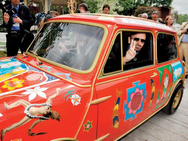 Retrogwiazda w retrosamochodzie – Ringo Starr jest u  nas 15 czerwca ze swoim All Starr Band