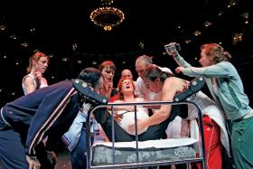 „Turbofolk” – opowieść o stylu życia, którego częścią jest muzyka uważana przed rozpadem Jugosławii za obciach.