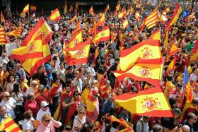 Sondaże i układanka głosów w Kortezach pokazują, że... do powołania rządu i tak potrzebne będzie wsparcie Katalończyków.