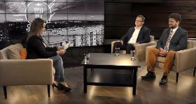 Biznesmen Jan Brodawka (w środku) oświadczył w chrześcijańskiej TV Salve, że sukces odniósł m.in. dlatego, że dobiera pracowników o podobnych wartościach.