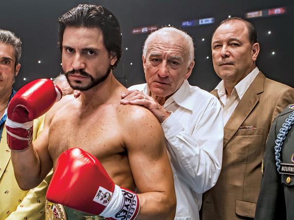 Edgar Ramirez jako pięściarz Roberto Durán. Obok Robert De Niro jako jego doświadczony amerykański trener.