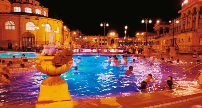 Neobarokowe termy Széchenyi w Budapeszcie