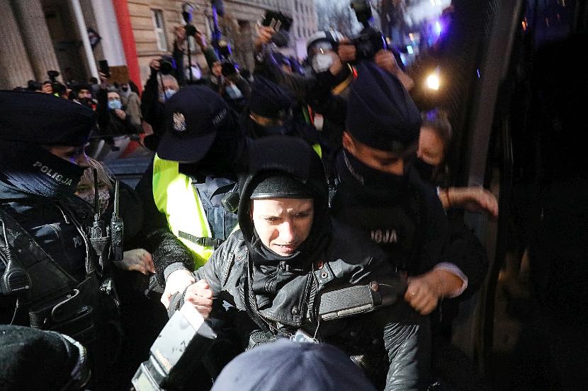 Fotoreporterka Agata Grzybowska została zatrzymana przez policję.