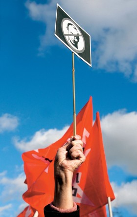 Notowania premiera spadają. Putinowi ufa już tylko 44 proc. rodaków.