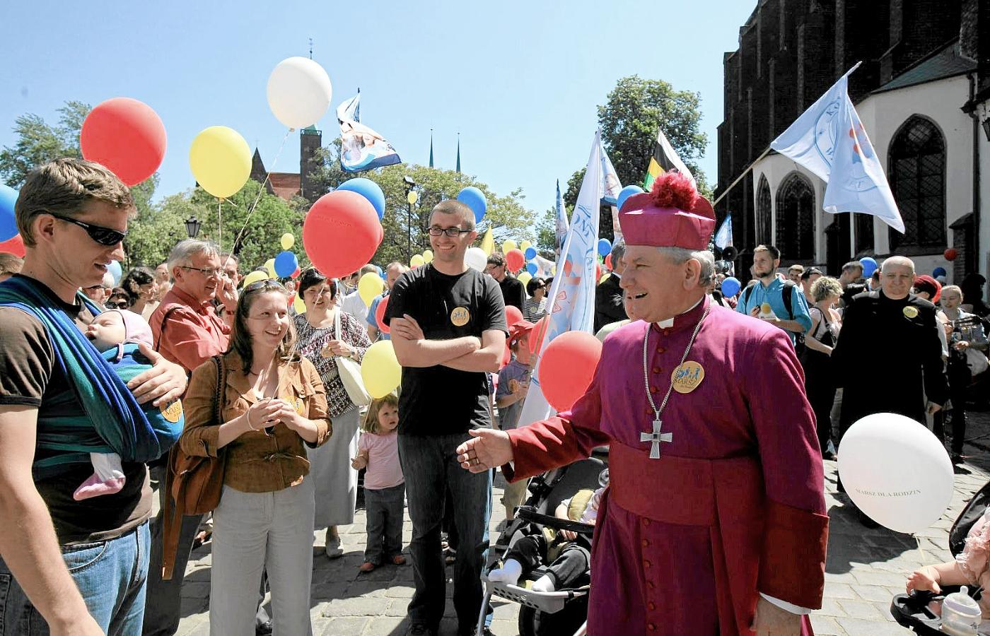 Biskup Edward Janiak podczas Dni Życia i Rodziny w 2014 r.