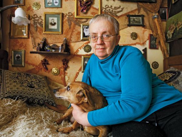 Ewa Aleksandra Rejment. Swoją historię rodzinną opowiada w książce 