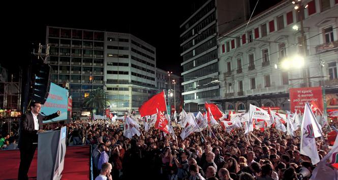 Jako 38-latek Alexis Tsipras pozostaje jedynym w Grecji szefem partii, który urodził się już po upadku junty w 1974 r.