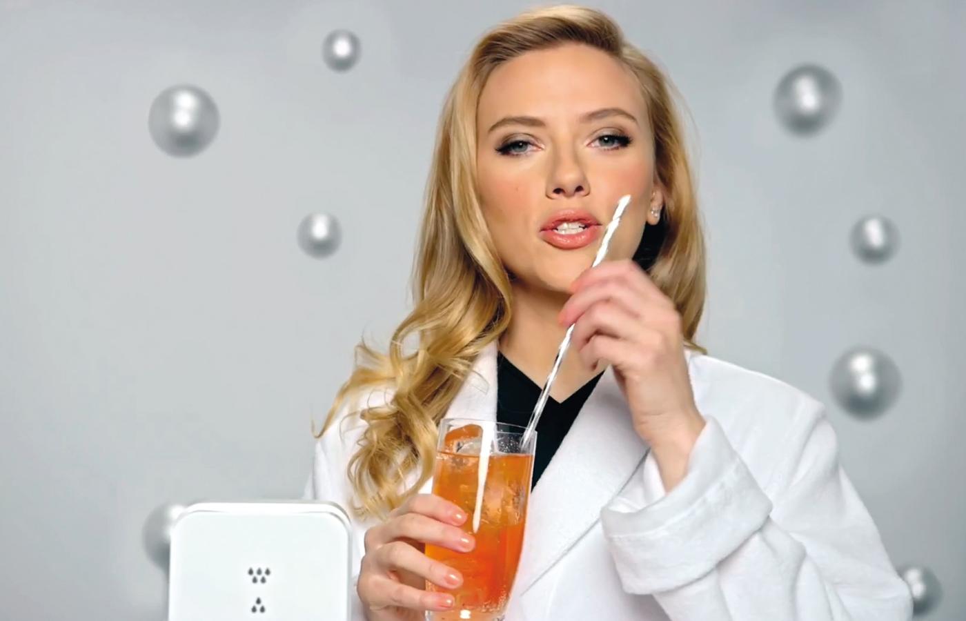 Scarlett Johansson w reklamie SodaStream.