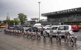 „Miasta coraz częściej odśnieżają ścieżki rowerowe. Jestem przekonany, że w ciągu kilku lat rowery miejskie będzie można wypożyczać również zimą”.