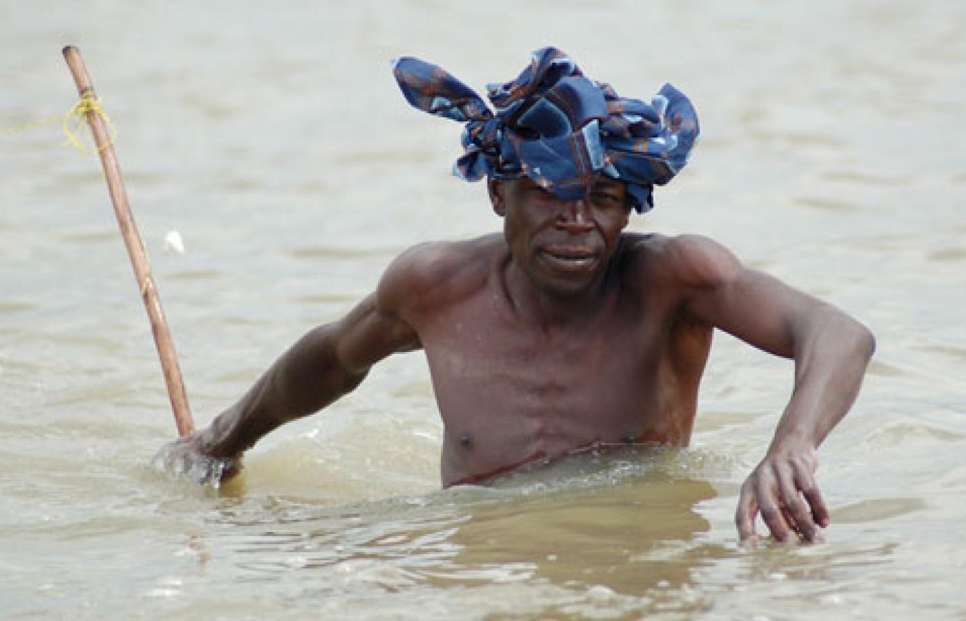 Dotychczas przybrzeżne wody Kenii dawały 200 tys. ton połowu rocznie. Teraz lokalni rybacy mają ledwie co włożyć do garnka. Fot. Joachim Huber, Flickr, CC by SA