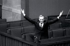 Tadeusz Mazowiecki, „nasz” premier, wybrany 24 sierpnia 1989 r.