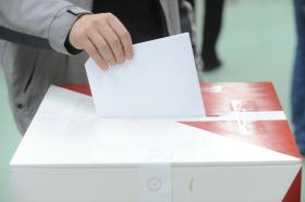 Jednomandatowe okręgi wyborcze do Sejmu są główną treścią wrześniowego referendum.