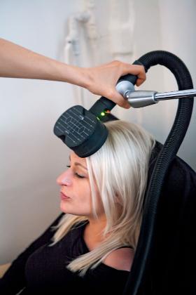 Urządzenie służące do stymulacji elektrycznej mózgu.