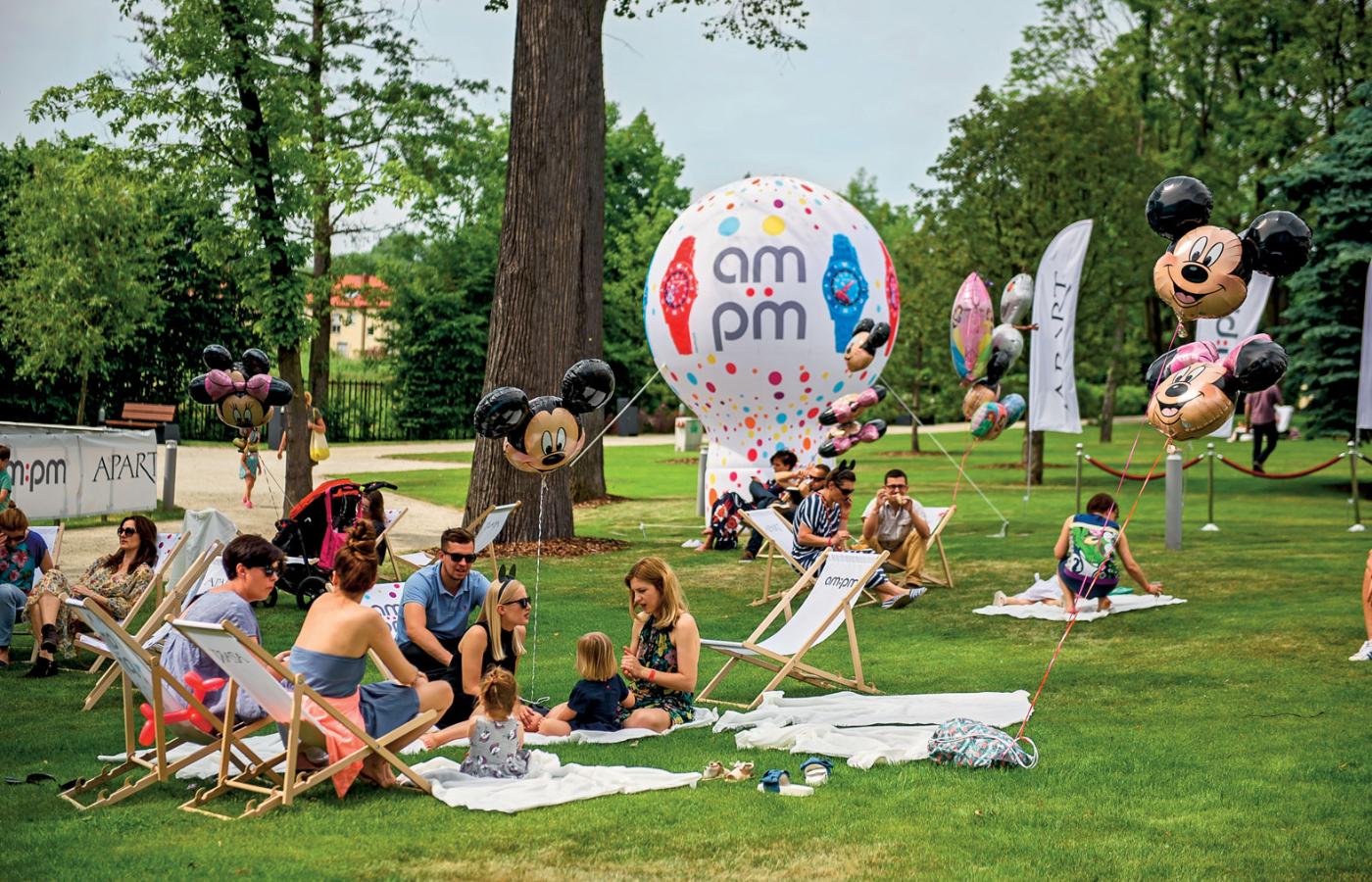 Jakość życia mieszkańców miast zależy w największym stopniu od nich samych i ich władz lokalnych. Na fot. piknik w Warszawie.