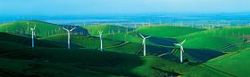 Farma wiatrowa w Altamont Pass, Kalifornia, jedna z pierwszych elektrowni wiatrowych w USA.