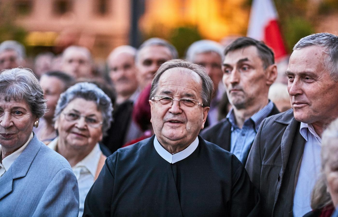 Tadeusz Rydzyk w czasie uroczystości odsłonięcia pomnika smoleńskiego w Łodzi