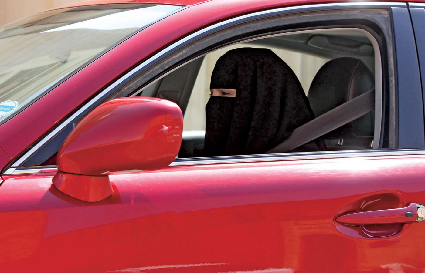 Od najbliższej niedzieli Saudyjki będą mogły prowadzić auta.