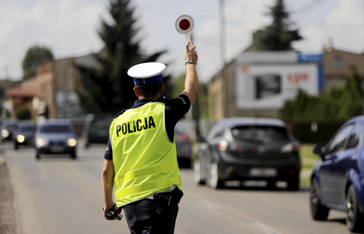 Polski kierowca dziś bardziej ryzykuje, że łamiąc przepisy, znajdzie się w oku kamery zamontowanej w innym samochodzie, niż że złapie go policja.