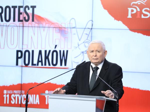 Konferencja prasowa Jarosława Kaczyńskiego, podczas której prezes PiS obraził dziennikarzy, przerwał odpowiadanie na pytania i wyszedł. 3 stycznia 2024 r.