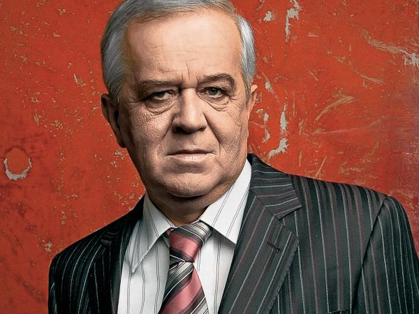 Ciężka praca Mariana Dziędziela nad zdobyciem twarzy odbywała się między innymi w krakowskich kabaretach