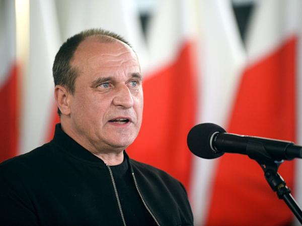 Jako lider Kukiz’15 wokalista tracił publiczność muzyczną. I ostatecznie przestał być liderem Piersi, przegrywając wytoczony przez siebie dawnym kolegom proces o prawa do nazwy.