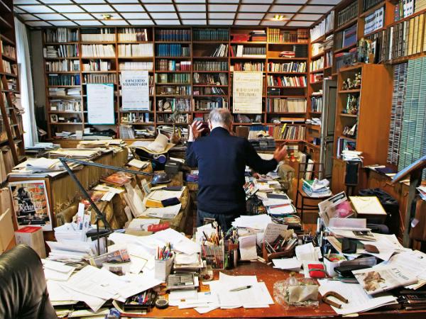 Ennio Morricone w swoim gabinecie, 2017 r.