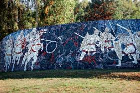 Współczesny mural w Cedyni upamiętniający bitwę z 972 r.