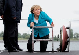 Angela wygrywa wszystkie sondaże popularności.