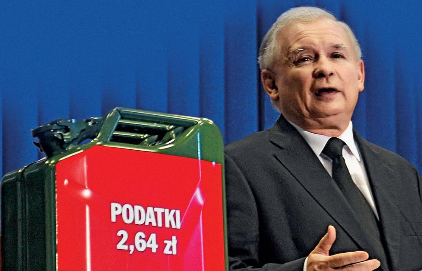 Jarosław Kaczyński podczas konferencji prasowej pod hasłem „Nie dla benzyny po 6 zł”, sierpień 2011 r. Teraz znów powiedział „nie”. Co powie jeszcze?