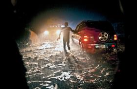 Czasem zaczynają się problemy, gdy np. transport utyka na przedmieściach Cap Haïtien z powodu paraliżującej miasto ulewy.