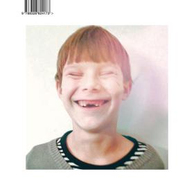 8. Fisz Emade Tworzywo, Drony, Agora. Bracia Waglewscy znów na topie, a Fisz jeszcze raz przekonuje, że jest jednym z najlepszych autorów tekstów na rodzimej scenie muzyki popularnej.A tutaj przeczytacie całą recenzję tej płyty.