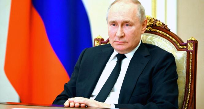 Władimir Putin w trakcie rady bezpieczeństwa Rosji