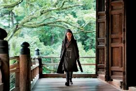 10. „Zabójczyni”, reż. Hsiao-hsien Hou. Zniewalająco piękna wizualnie historia rozgrywająca się na przełomie VIII i IX w., u schyłku panowania dynastii Tang.Recenzję filmu znajdziecie tutaj.