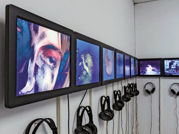 Praca ukraińskiej artystki AntiGonny, prezentowana na zbiorowej wystawie „Strach” w białostockiej Galerii Arsenał.