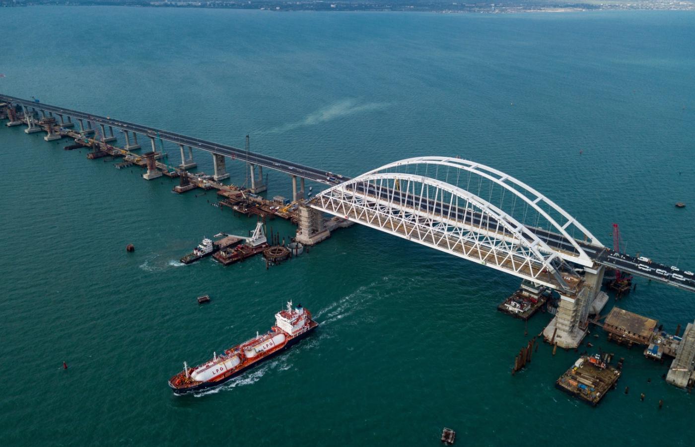 Most Kerczeński został zbudowany w niewiarygodnym tempie i za gigantyczne pieniądze.